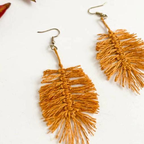 Linen Macrame Feather Earrings Pattern & Video - Image 4