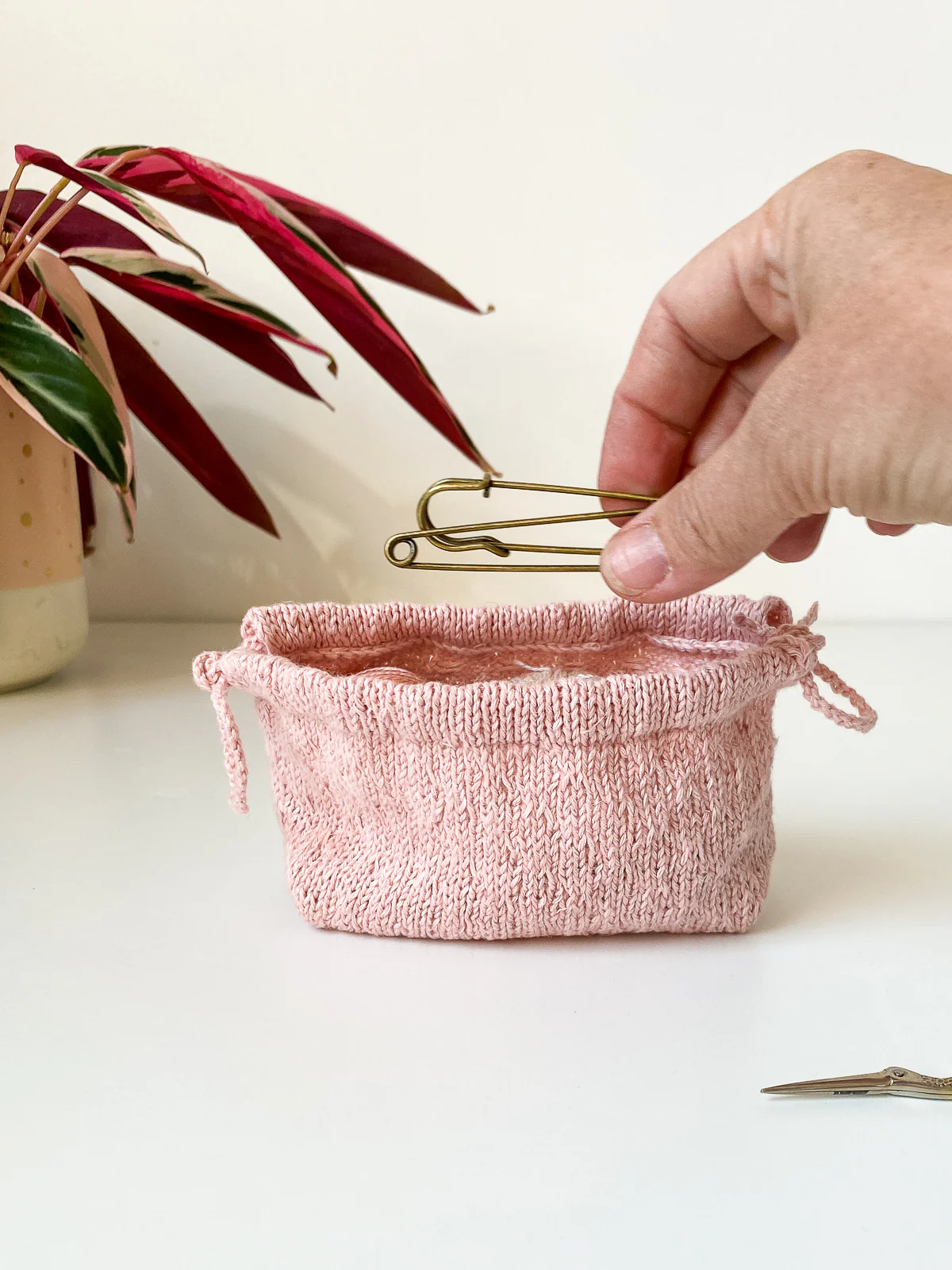 Mini Trellis Stitch Drawstring Bag Kit - Image 4